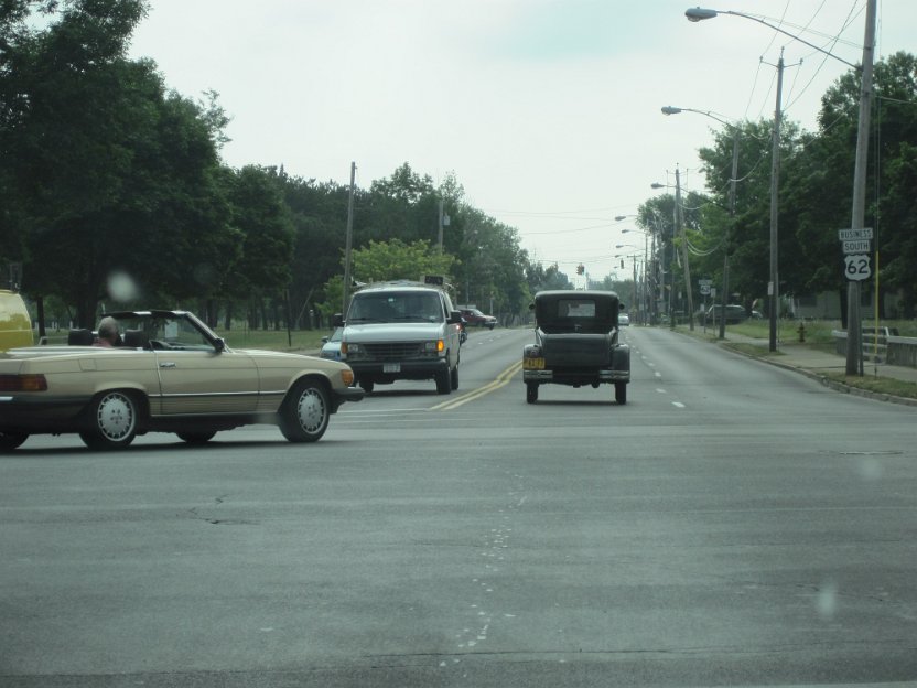 202-antique car in Niagara Falls NY.jpg